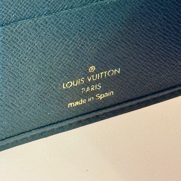 Louis Vuitton Green Taiga Wallet - Picture 11 of 16